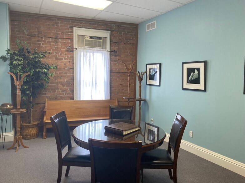 More Photos Of 268/270 Young St, Wilson Office For Lease