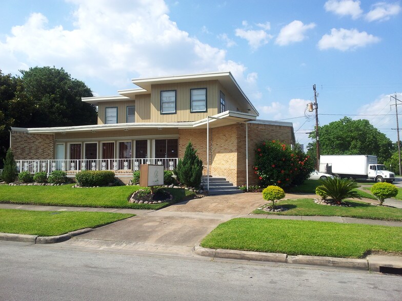 More Photos Of 2517 Wheeler St, Houston Funeral Home For Sale