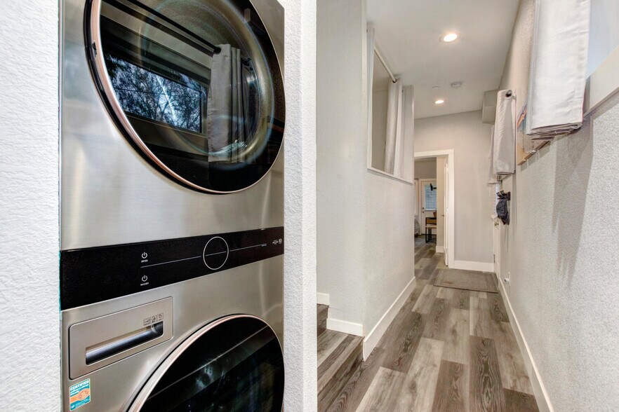 More Photos Of 1415 Victorian Aly, Sacramento Apartments For Sale