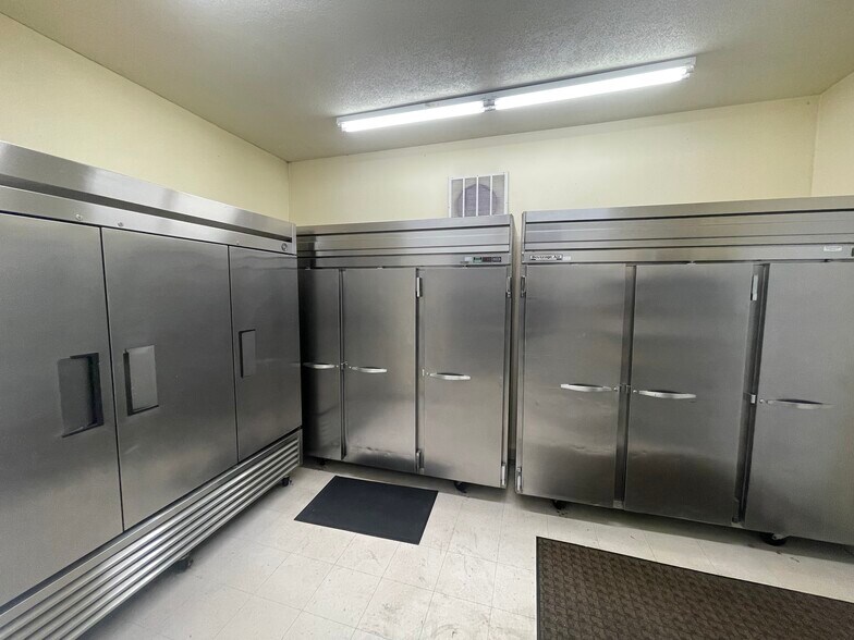 More Photos Of 101 NW Front St, Boardman Restaurant For Sale