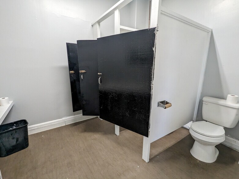More Photos Of 1901 W Tioga St, Philadelphia Schools For Sale