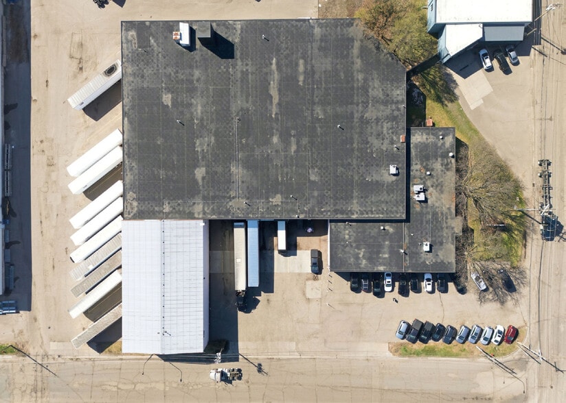 More Photos Of 818 Vandalia St, Saint Paul Warehouse For Sale