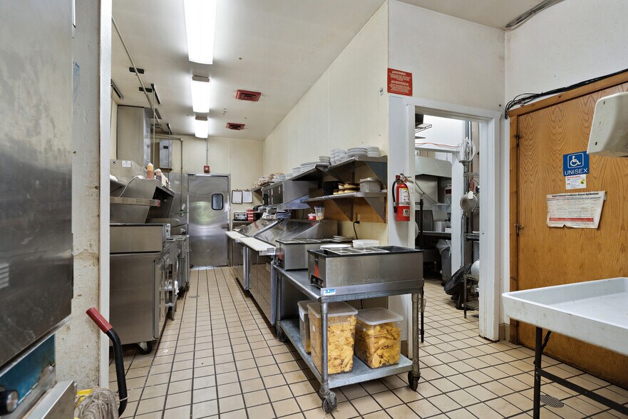 More Photos Of 8826 Gratiot Ave, Columbus Restaurant For Sale