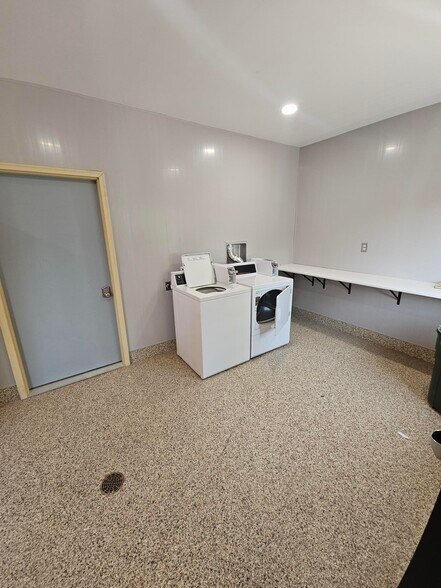 More Photos Of 4505 E Tri Lakes Rd, Superior Trailer Camper Park For Sale