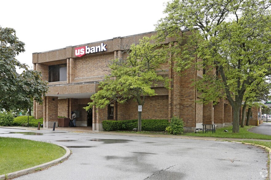 More Photos Of 4350 W Lincoln Hwy, Matteson Office For Sale