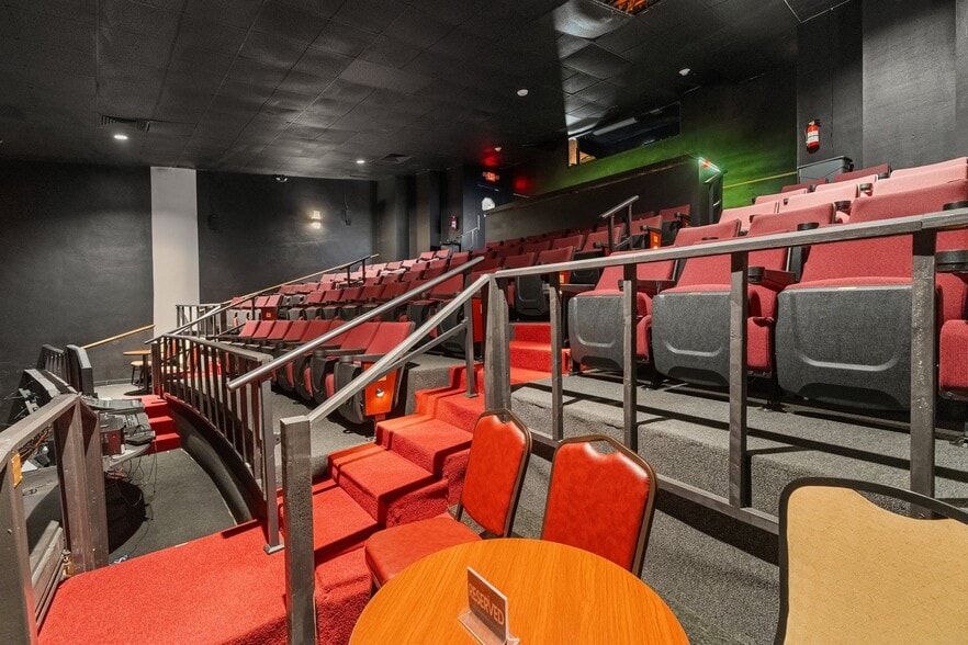 More Photos Of 110 W Main St, Waxahachie Theater Concert Hall For Lease