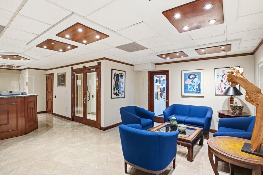 More Photos Of 4075 SW 83rd Ave, Miami Freestanding For Sale