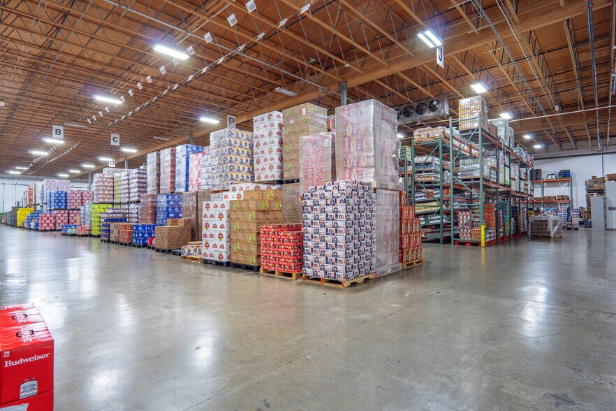 More Photos Of 94 W Valley Mall Blvd, Union Gap Distribution For Lease