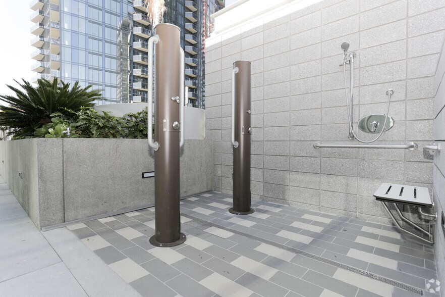 More Photos Of 1200 S Figueroa St, Los Angeles Apartments For Lease