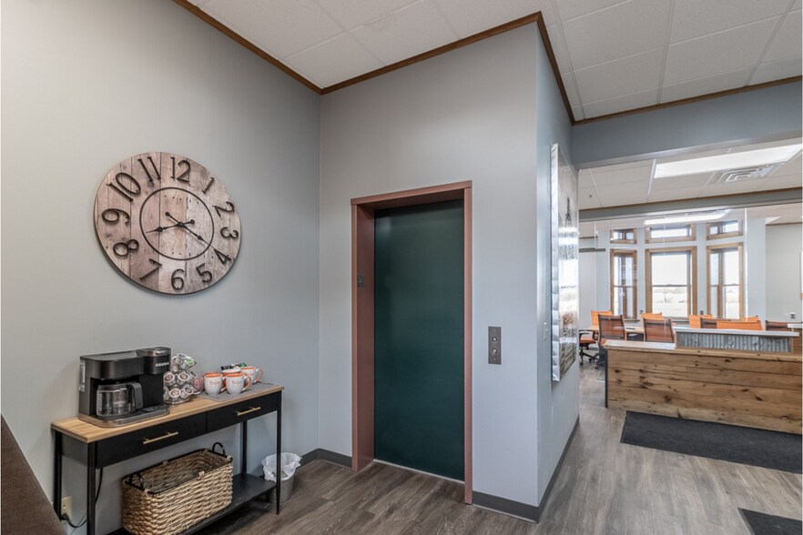 More Photos Of 112-142 S Riverfront Dr, Mankato Office For Lease