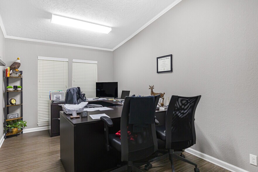 More Photos Of 9949 Clodine Rd, Richmond Office For Sale