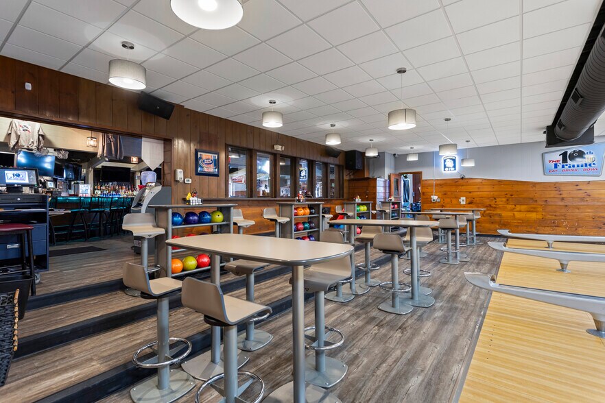 More Photos Of 618-630 W Wisconsin Ave, Appleton Bowling Alley For Sale
