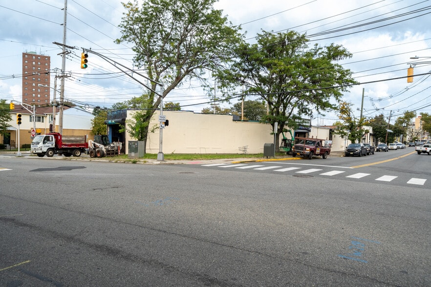 More Photos Of 1 Ocean Ave, Jersey City Storefront For Lease