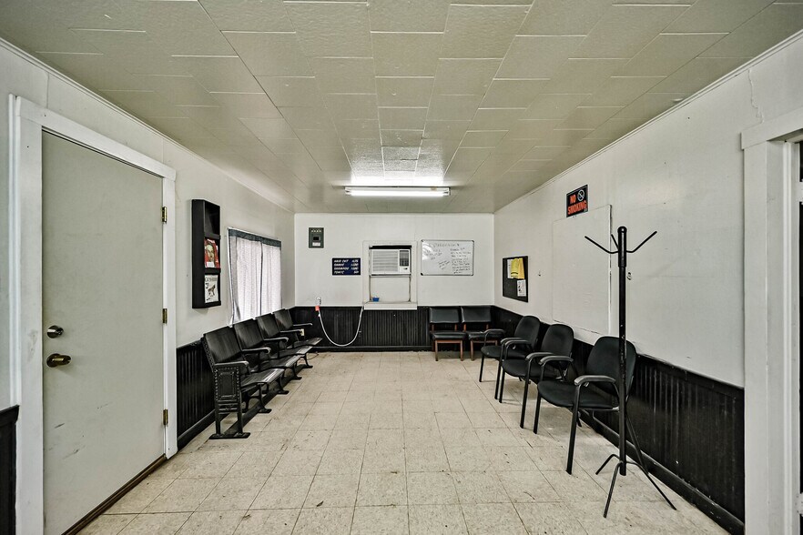 More Photos Of 600 W 13th Ave, Corsicana Flex For Sale