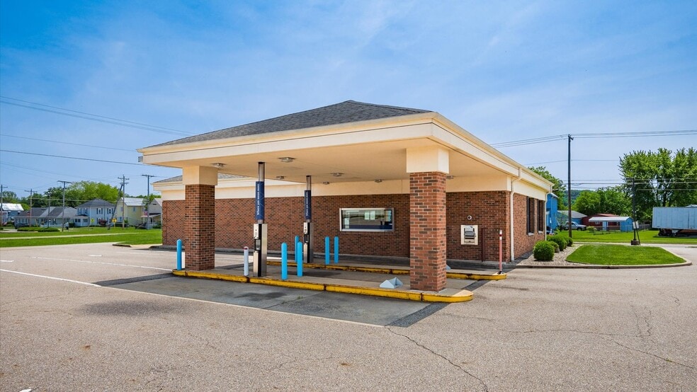 More Photos Of 220 E State St, Newcomerstown Bank For Sale