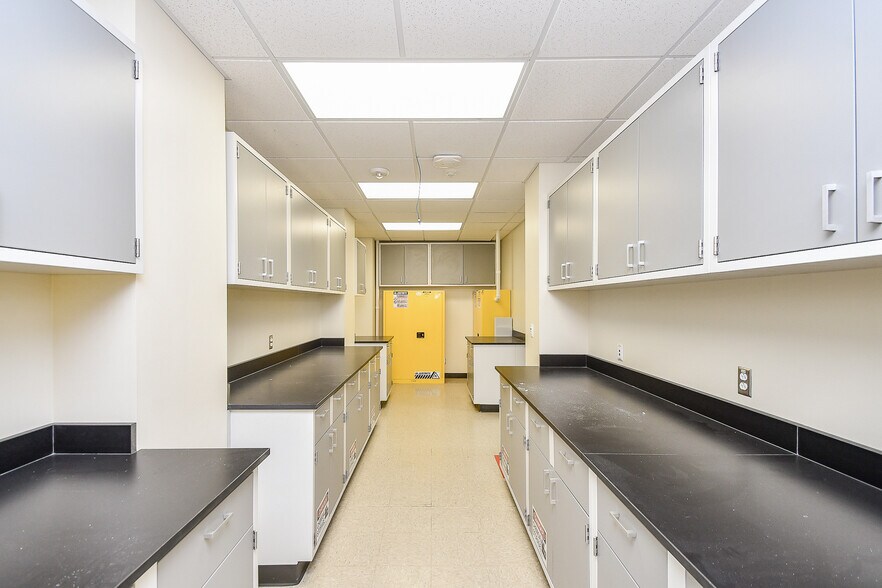 More Photos Of 15366 Park Row, Houston Office For Lease