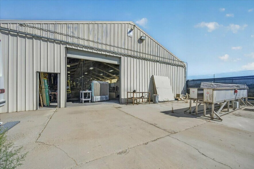 More Photos Of 925 M St, Firebaugh Manufacturing For Sale