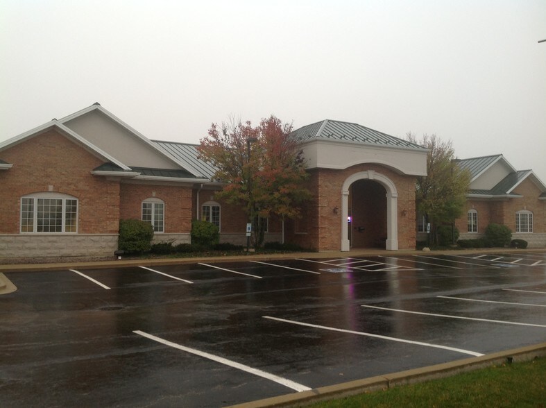 More Photos Of 2429 Randall Rd, Carpentersville Storefront Retail Office For Lease