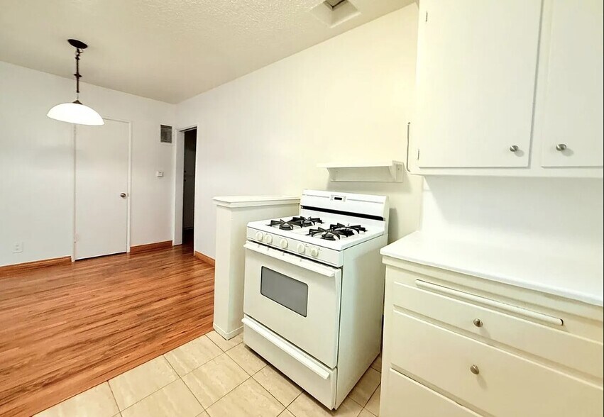 More Photos Of 12325 Riverside Dr, Valley Village Apartments For Sale