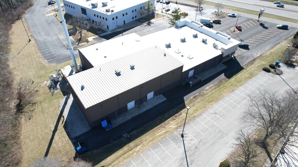 More Photos Of 645 N US Highway 31, Greenwood Freestanding For Sale