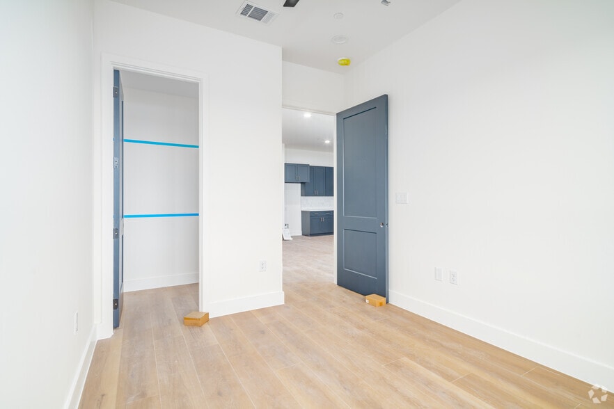 More Photos Of 10899 S Hausman Rd, San Antonio Apartments For Sale