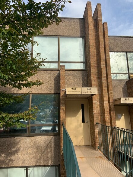 More Photos Of 2 Professional Dr, Gaithersburg Office For Sale