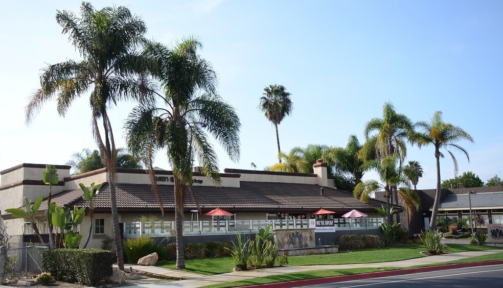 More Photos Of 8082 Adams Ave, Huntington Beach Restaurant For Lease