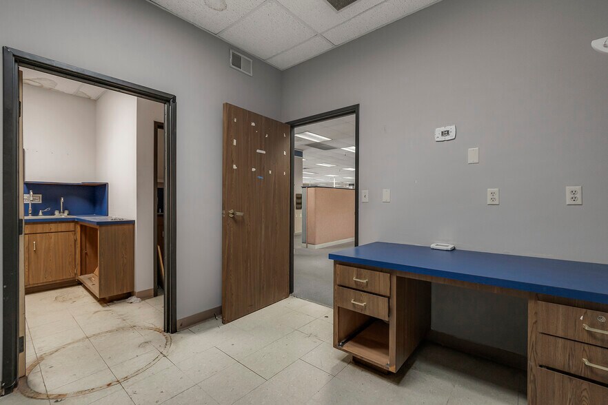 More Photos Of 400 E Park Ave, Chico Office For Sale