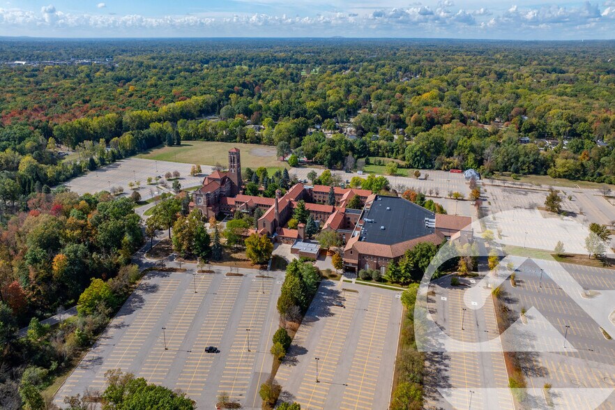Primary Photo Of 20000 W 9 Mile Rd, Southfield Religious Facility For Sale