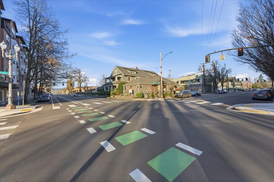 More Photos Of 1607-1611 NE 16th Ave, Portland Office For Lease