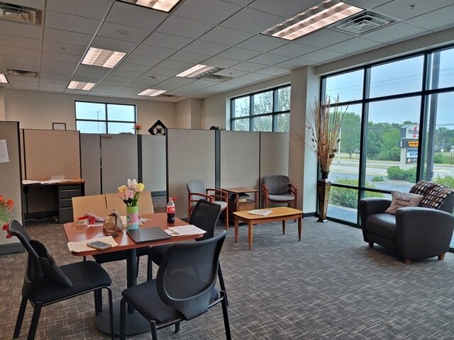 More Photos Of 1700 N Central Ave, Marshfield Office For Lease