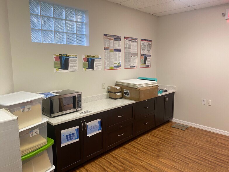 More Photos Of 1908-1932 Highland Oaks Blvd, Lutz Medical For Lease