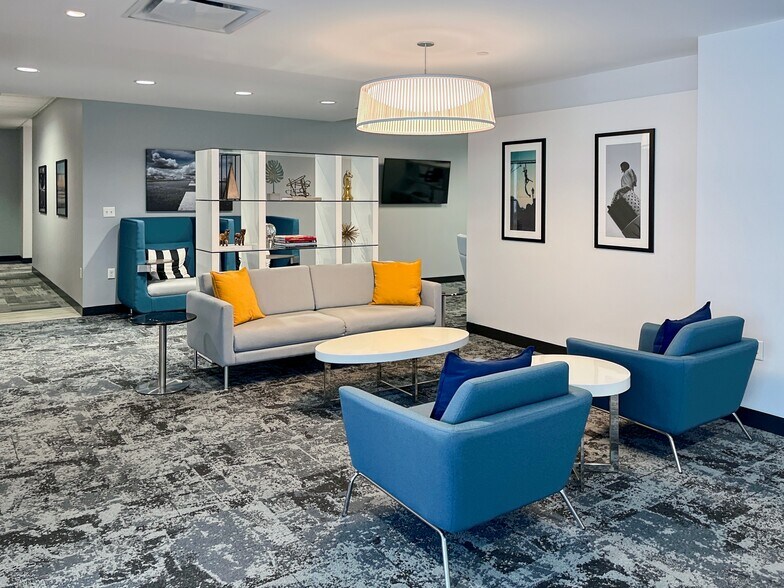 More Photos Of 11815 Fountain Way, Newport News Coworking Space