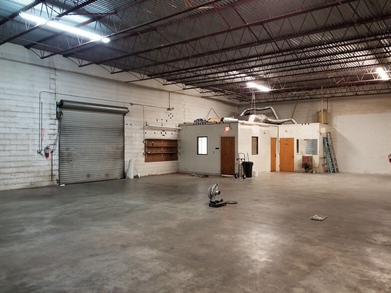 More Photos Of 3667-3691 46th Ave N, Saint Petersburg Manufacturing For Lease