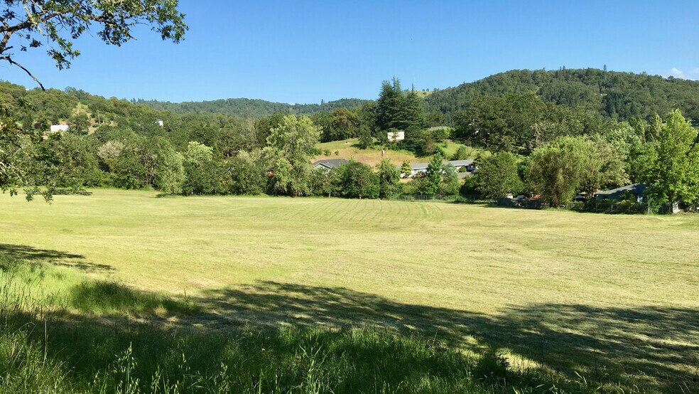 More Photos Of 0 NE Edenbower Blvd, Roseburg Land For Sale