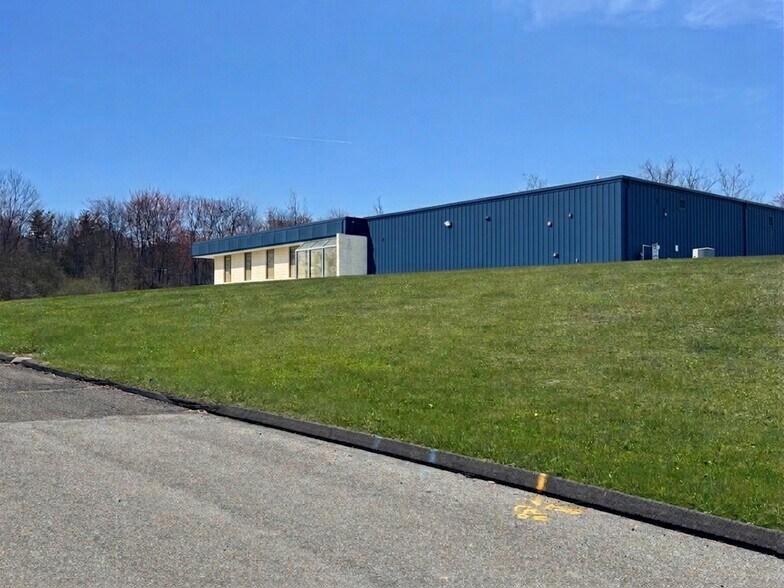 Primary Photo Of 35 Industrial Park Pl, Middletown Warehouse For Sale
