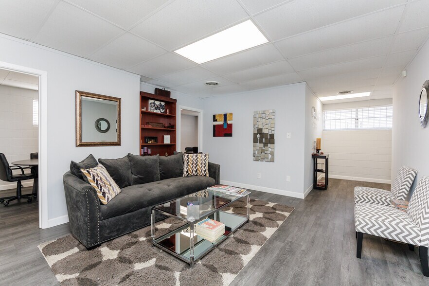 More Photos Of 525 Clifford St, Corpus Christi Office For Sale