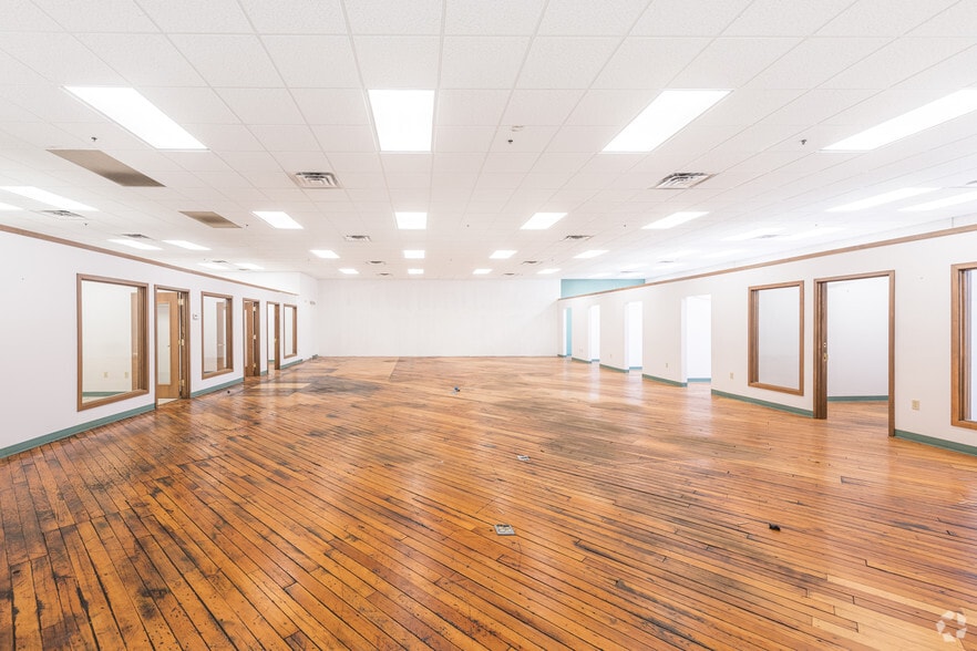 More Photos Of 10 Admiral St, Providence Office For Lease