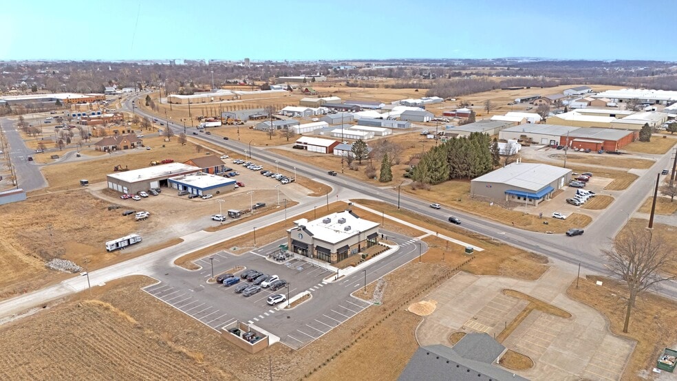 More Photos Of 1804 Washington st, Pella Fast Food For Sale