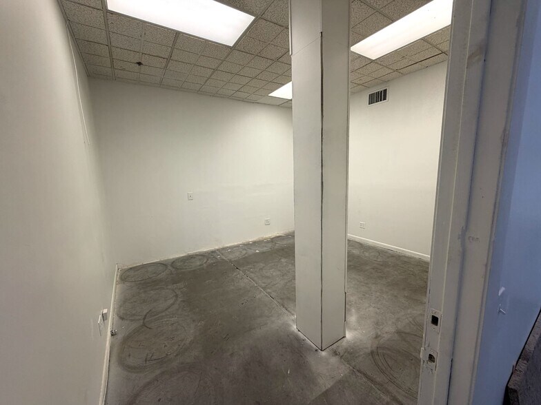 More Photos Of 1815 10th Ave N, Lake Worth Beach Warehouse For Lease