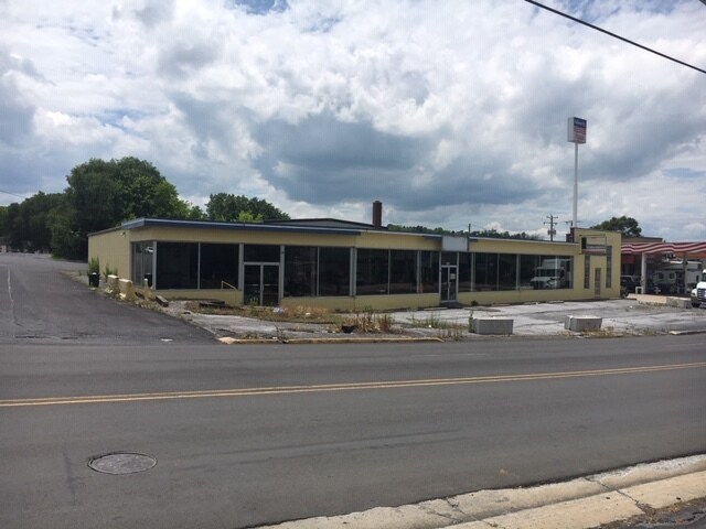 More Photos Of 129 W Old Cross Rd, New Market General Retail For Sale