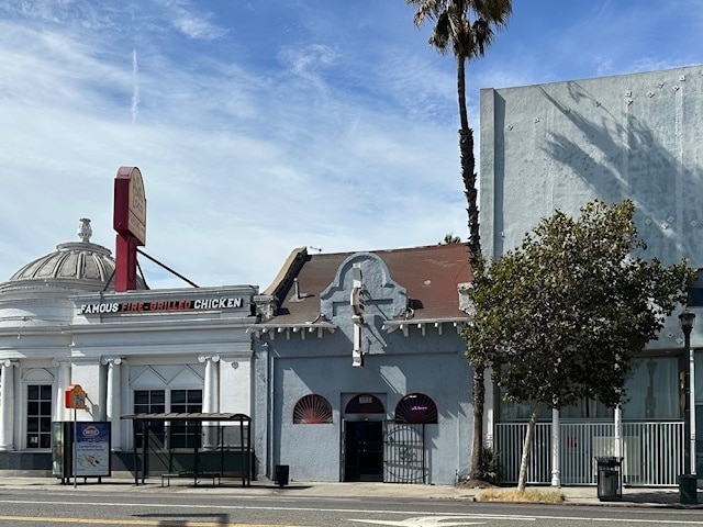 More Photos Of 2205 N Broadway, Los Angeles Bar For Sale