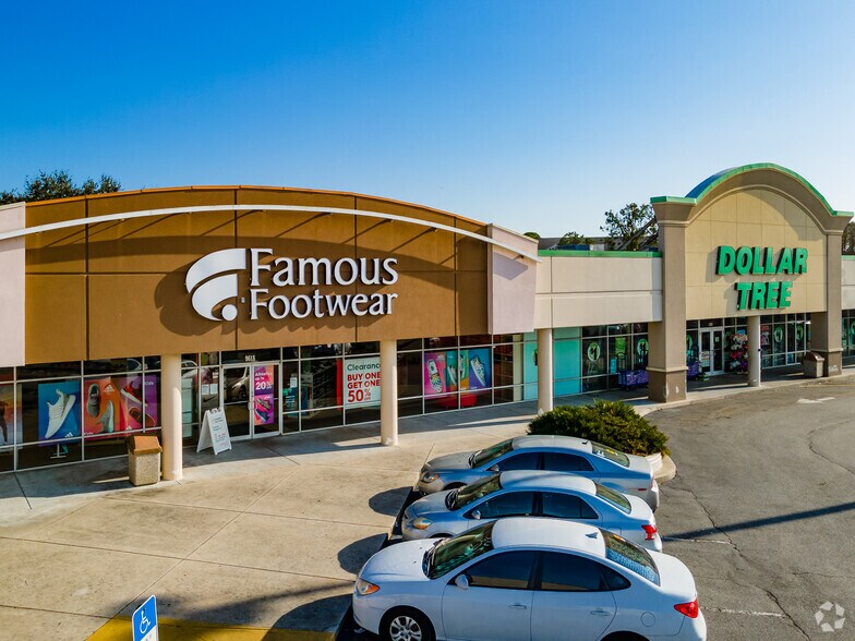 More Photos Of 9550-9690 Us Highway 19, Port Richey Unknown For Lease