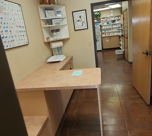 More Photos Of 4111 N 36th St, Phoenix Veterinarian Kennel For Sale