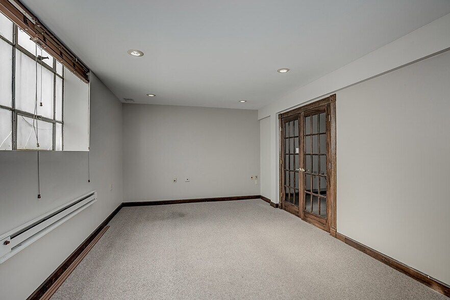 More Photos Of 118 W 5th St, Covington Loft Creative Space For Sale