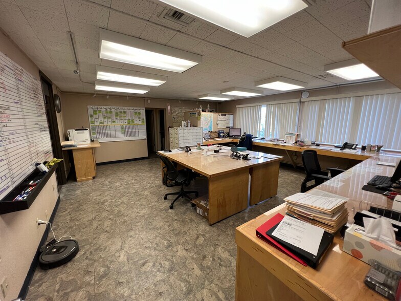 More Photos Of 8120 35th Ave, Sacramento Manufacturing For Lease