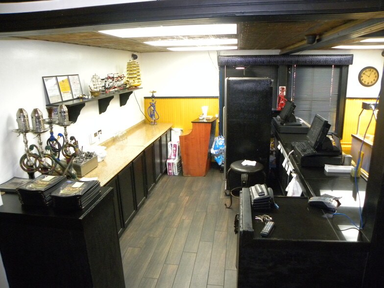 More Photos Of 712 7th St, Galveston Restaurant For Lease