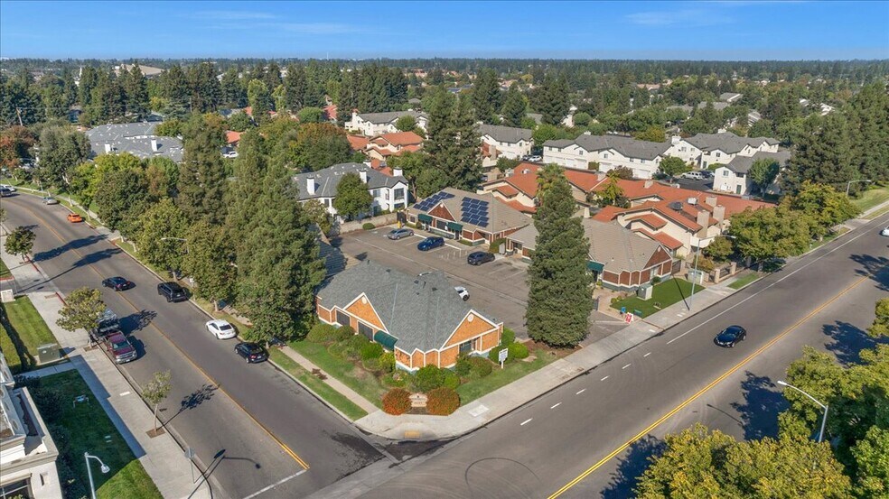 More Photos Of 7257 N Maple Ave, Fresno Office For Lease