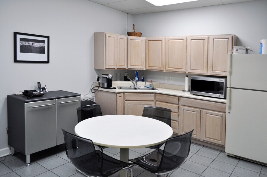 More Photos Of 3730 Holt Ave, Saint Louis Manufacturing For Sale