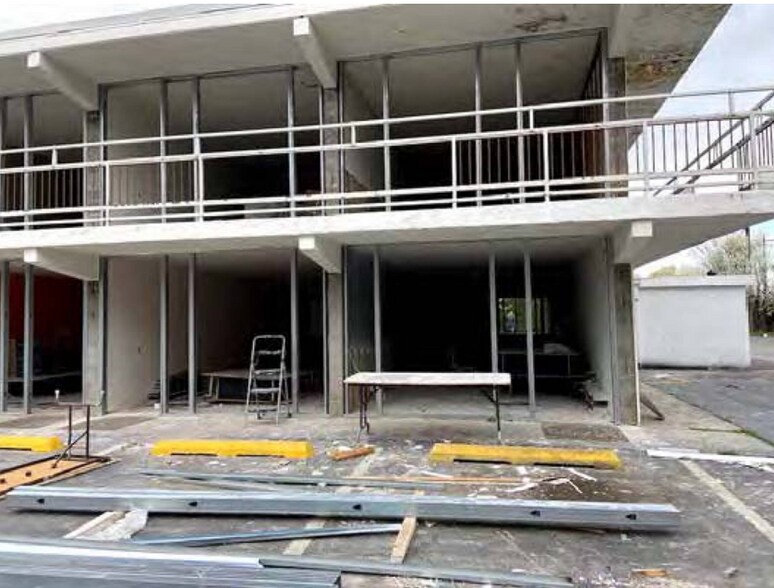 More Photos Of 1421 Murrays Chapel Rd, Sweetwater Hotel For Sale